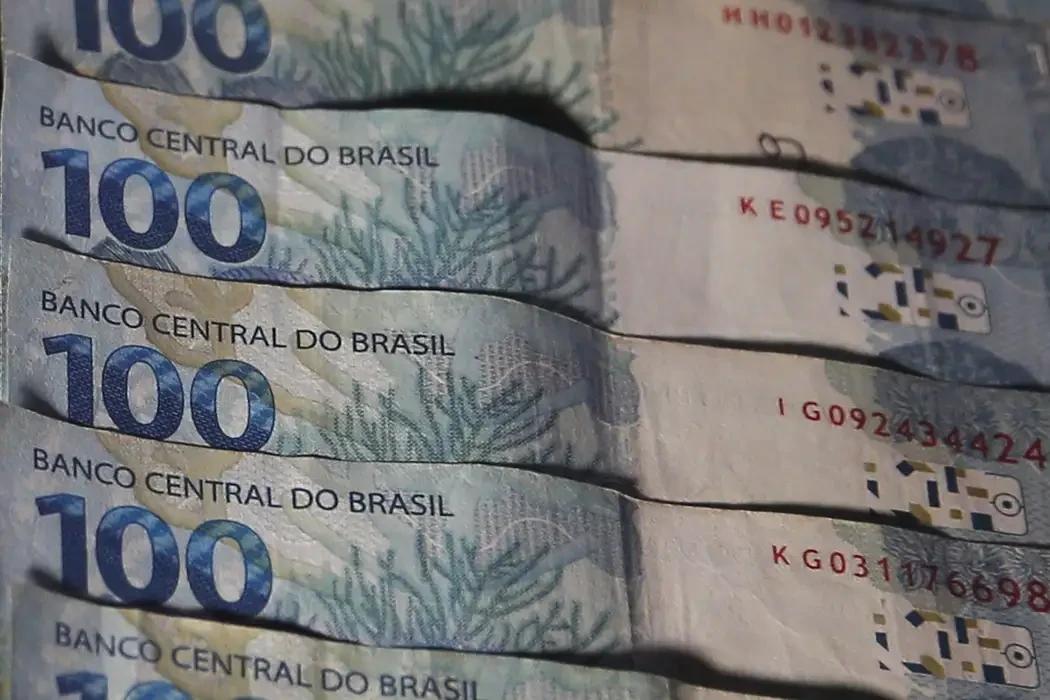 Proprietário desconfia de notas falsas e cliente acaba preso em Criciúma