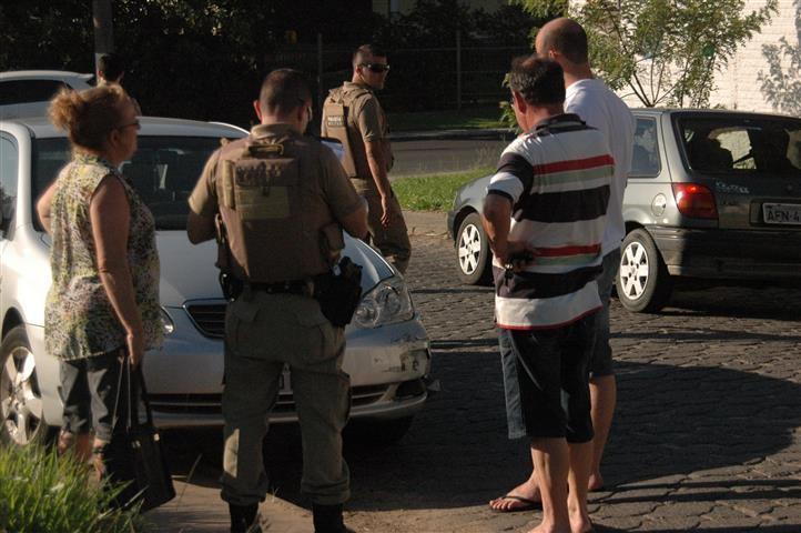 Motociclista fratura a perna em mais um acidente na Imigrante Meller