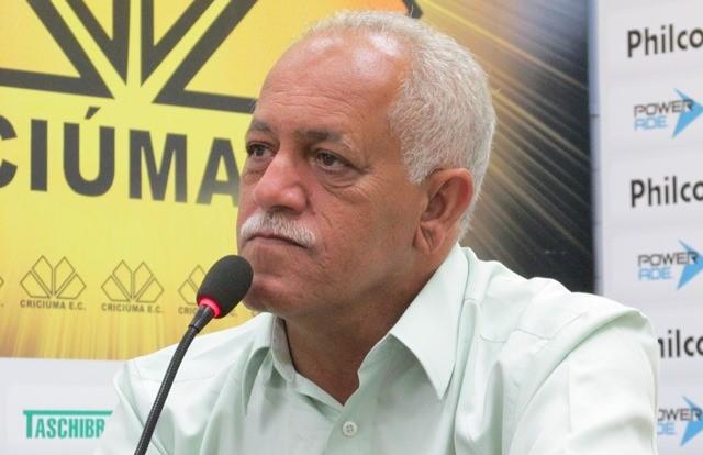 Confiante no elenco, Raimundo Queiroz praticamente descarta novas contratações