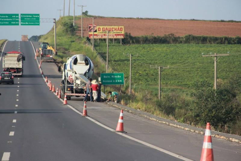 Motoristas devem atentar para instalação de proteções de concreto