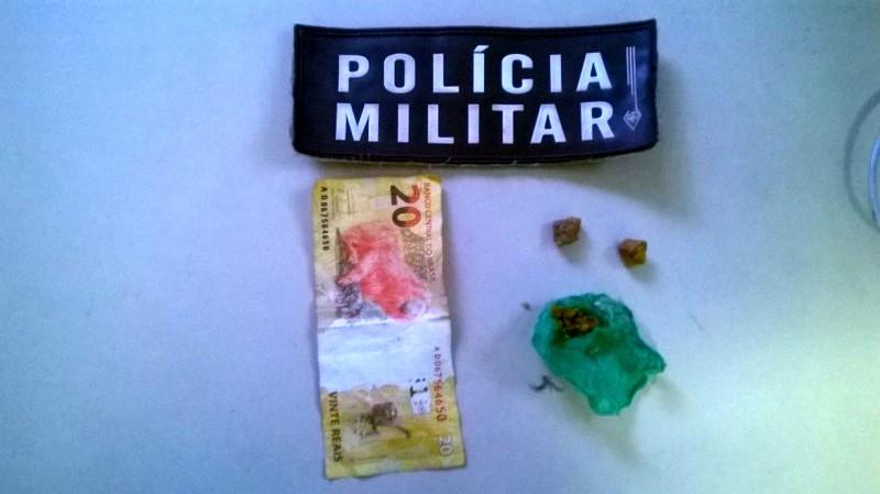 Adolescente de 17 anos é apreendido com crack 