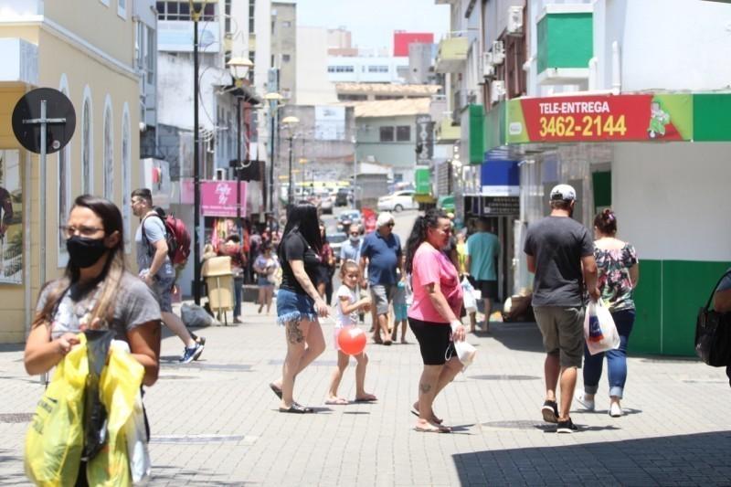 Horário estendido no comércio de Criciúma nesta terça-feira