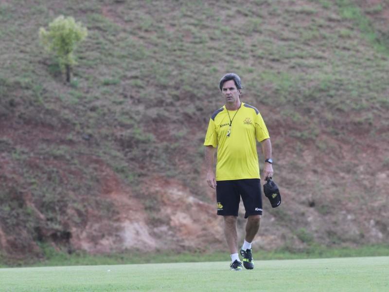 Caio Júnior sinaliza por retorno de Lucca a titularidade