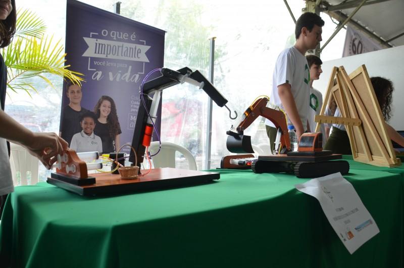 Feira de Ciências da Unesc recebe estudantes de Criciúma e região