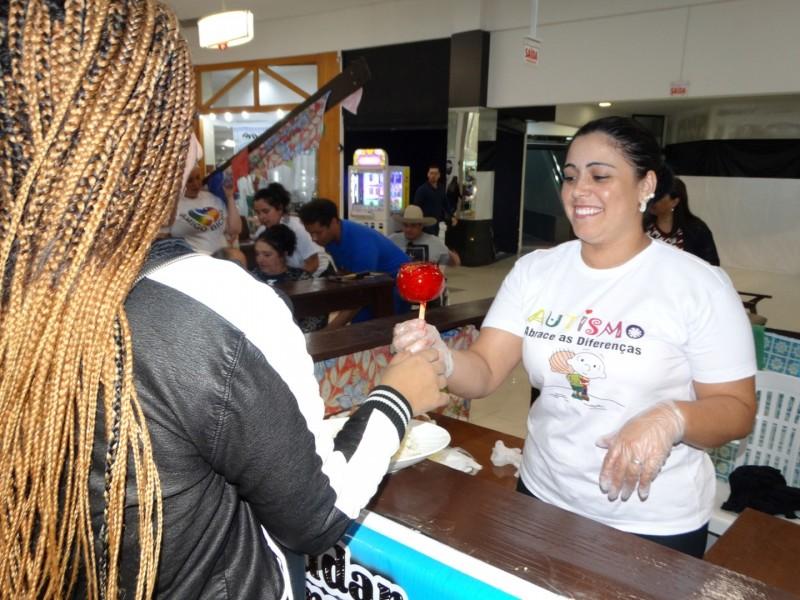 Criciúma Shopping realiza mais um Arraial Solidário