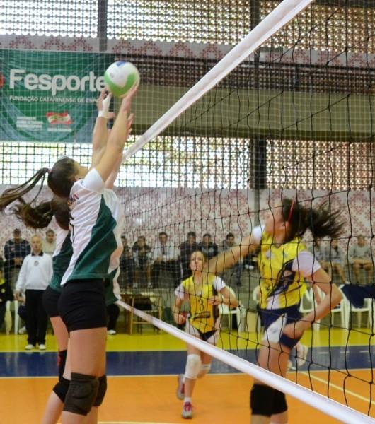 Voleibol perde para Joinville e fica em quarto lugar na Olesc