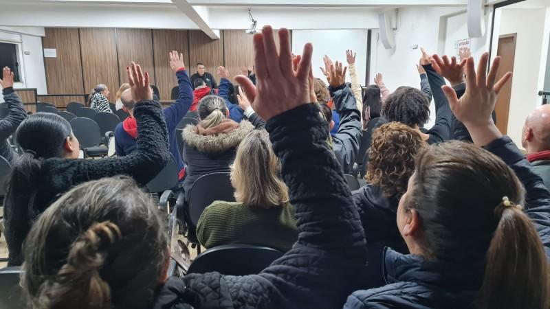Trabalhadores da enfermagem aprovam greve a partir do dia 30 de junho 