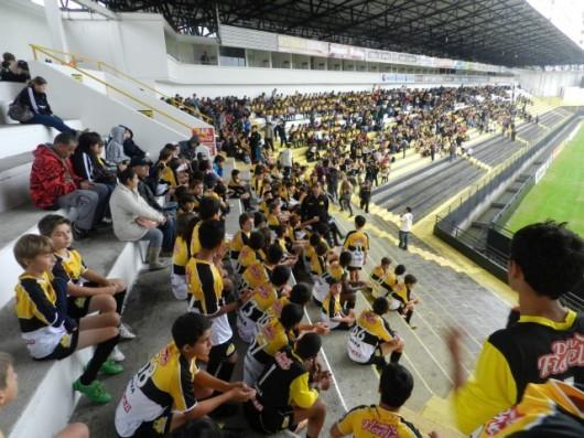 Tigrinhos recebem novos materiais esportivos