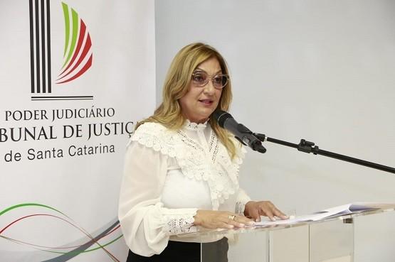 TJ empossa Ana Lia Barbosa no cargo de desembargadora