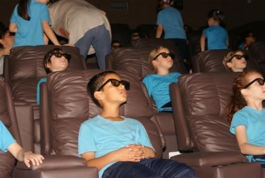 Pais com filhos pagam meia entrada no Cine 3D da Multi