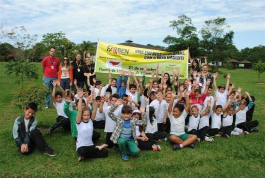 Distribuição de mudas e passeio ecológico marcam o Dia da Árvore