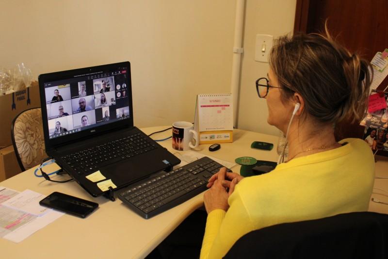 Colaboradores da Satc participam de bate-papo em conscientização ao Setembro Amarelo  