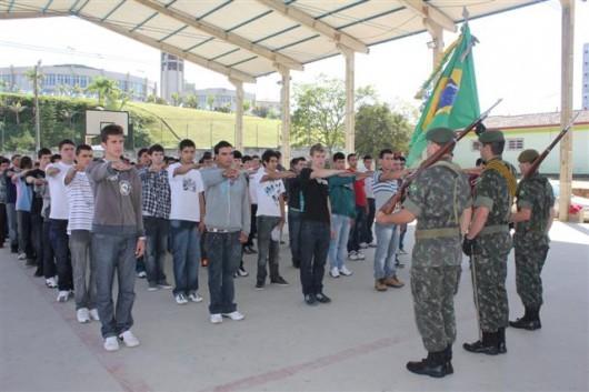 Jovens são dispensados do serviço militar em Lauro Müller