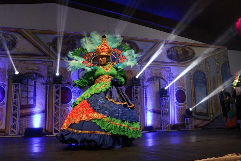 Baile de Gala abre mês de festa, em Nova Veneza