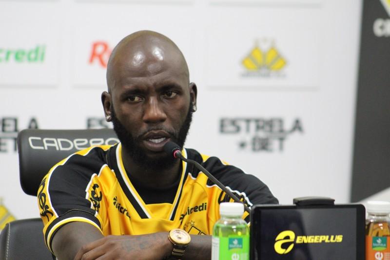 Versátil, atacante Allano é apresentado no Criciúma e está disponível para enfrentar o Vasco