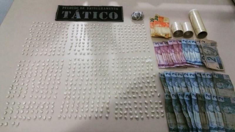 Polícia apreende mais de 700 pedras de crack durante operação