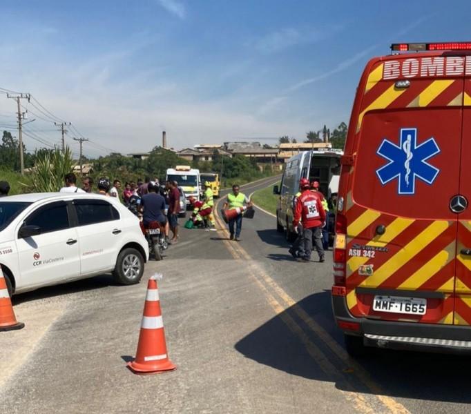 Motociclista fica ferido em acidente na BR-101