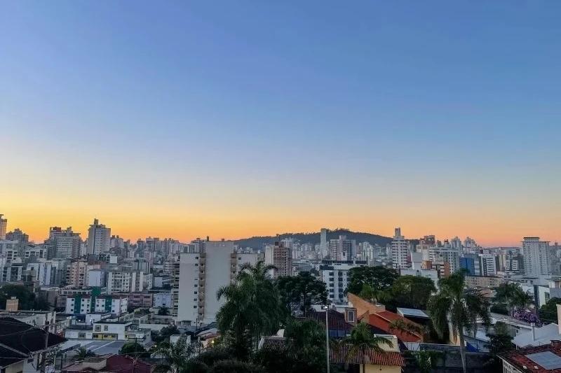 Tempo firme no fim de semana e sol ao decorrer do dia