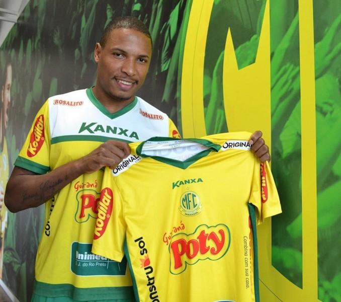 Acertado com o Criciúma, volante Marino rescinde contrato com o Mirassol