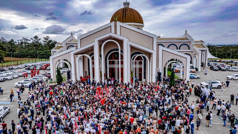 Santuário de Içara: fiéis recebem anúncio de elevação à Basílica Menor