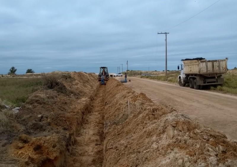 Iniciam as obras de pavimentação do acesso à Plataforma Sul