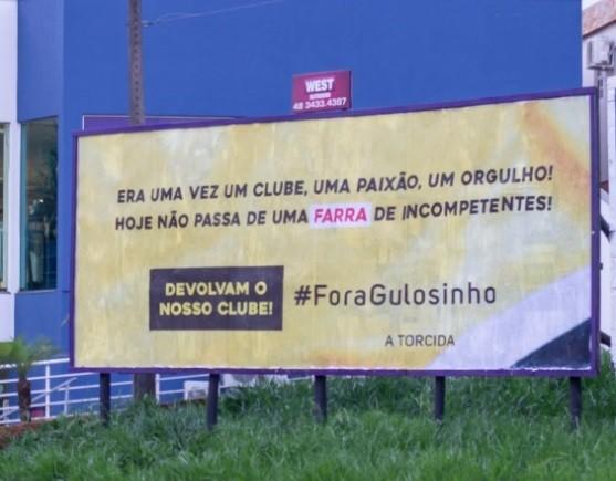 Protesto tricolor: mais um outdoor, desta vez em Criciúma 