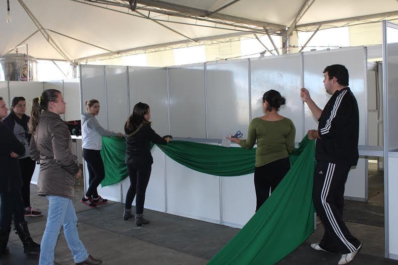 No clima da Copa, Festa da Tainha do Rincão transmite jogo do Brasil
