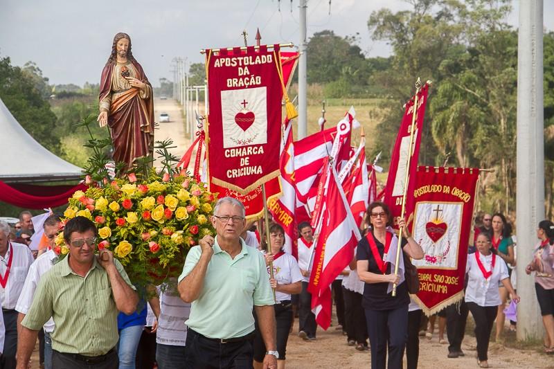 Fiéis celebram festa do Coração Misericordioso de Jesus
