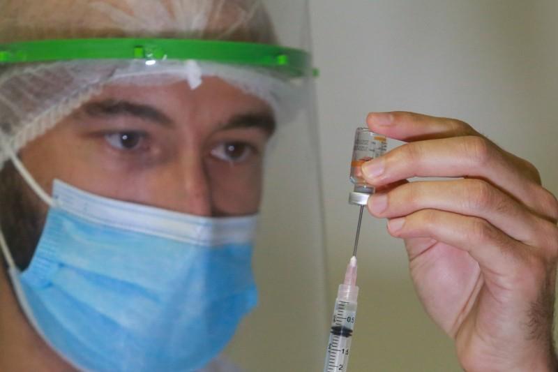 CoronaVac é 83,5% eficaz contra covid-19, diz universidade turca