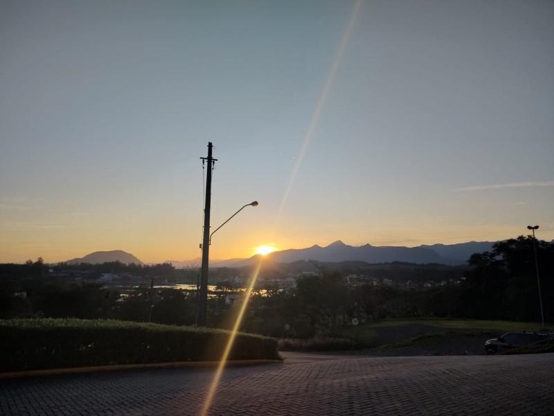 Frente fria derruba temperaturas no Sul de Santa Catarina