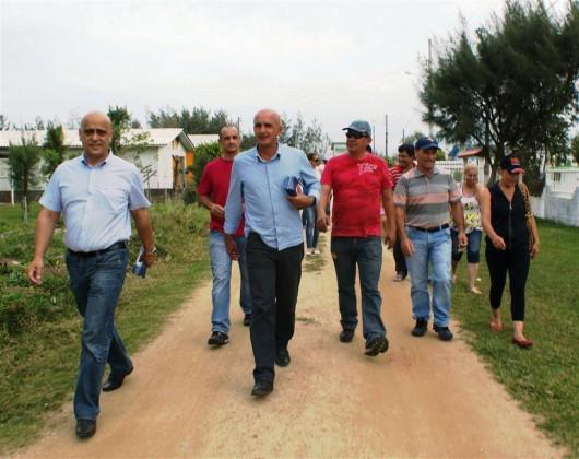 Jairo e Naelti vão às ruas do Balneário Barra Velha