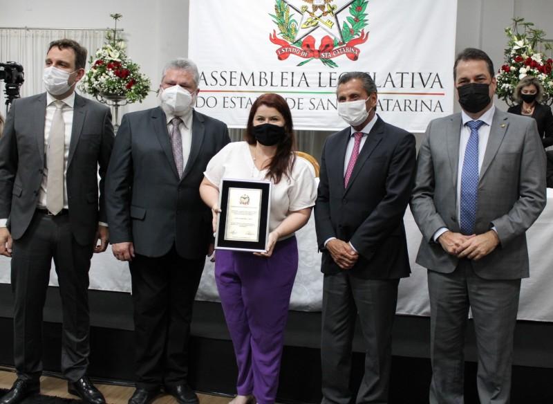 Jornalismo da UniSatc é destaque em homenagem realizada pela Alesc