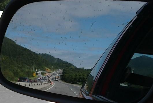 Movimento é tranquilo nas estradas somente no início da manhã desta sexta-feira