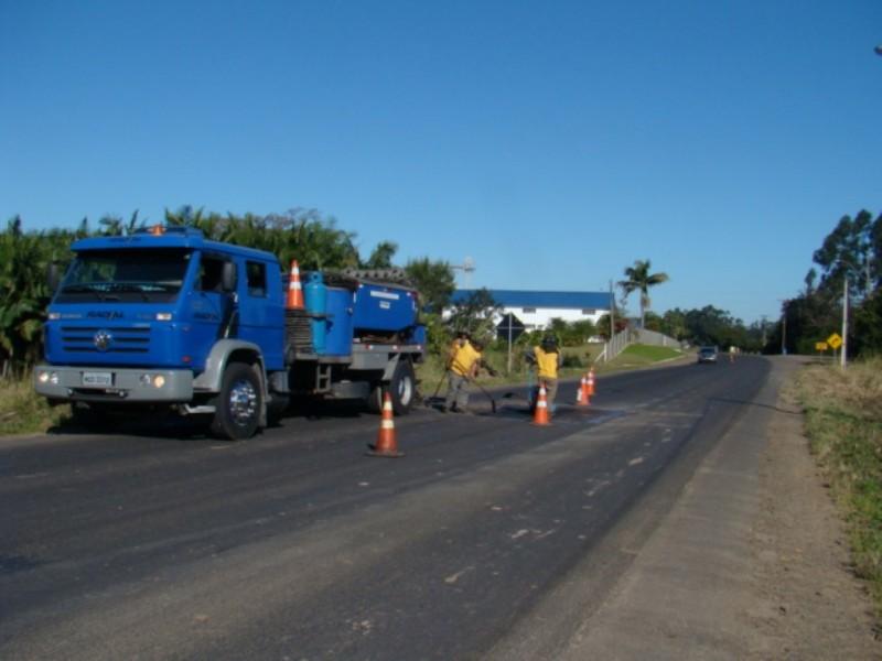 SC-447 recebe operação tapa-buracos