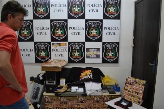 DIC fecha banca de jogo do bicho e apreende máquinas caça-níqueis