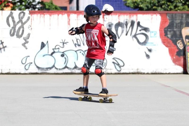 Incentivo ao esporte: aulas de skate gratuitas em Criciúma