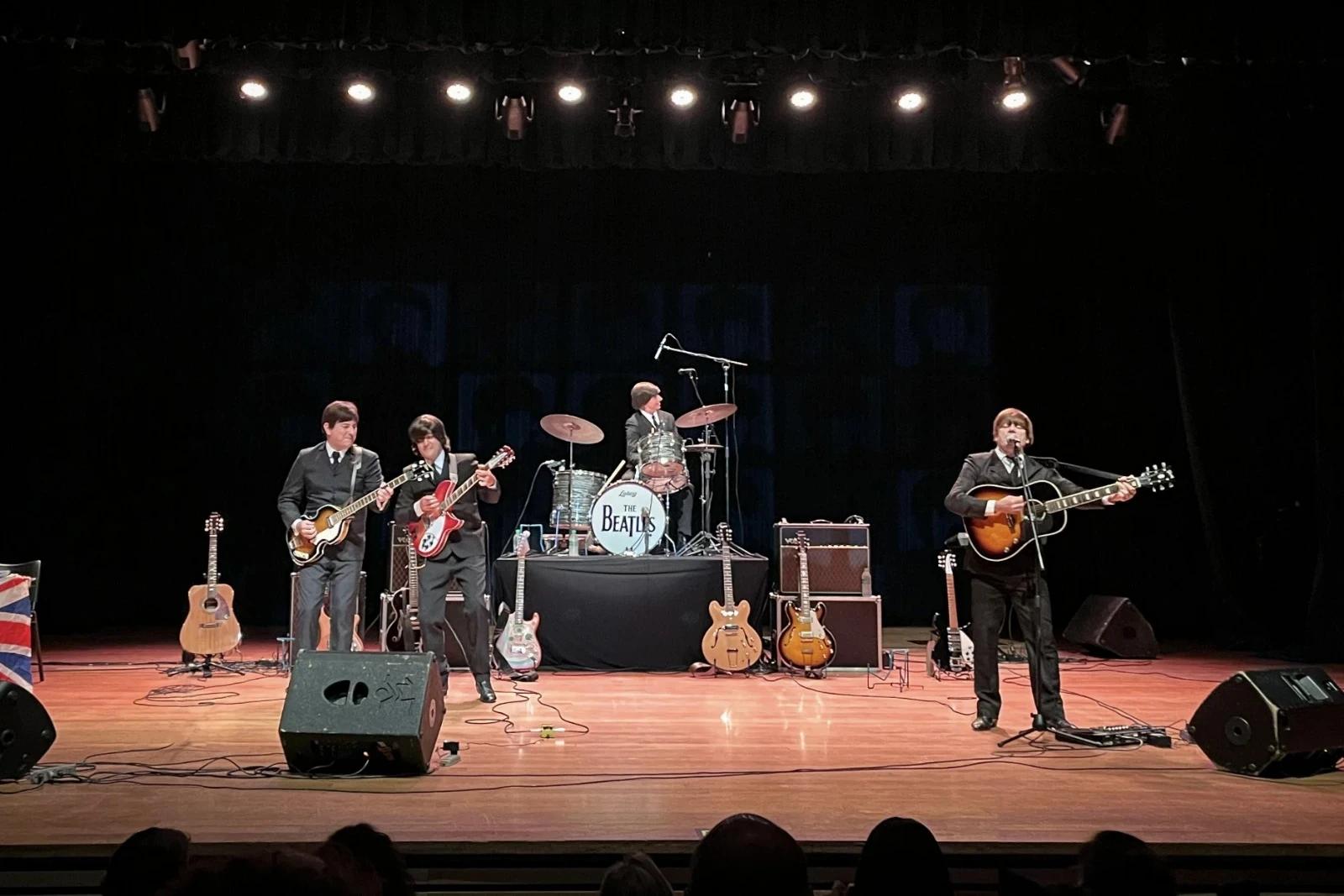 Primeira banda cover dos Beatles do Brasil se apresenta em Criciúma