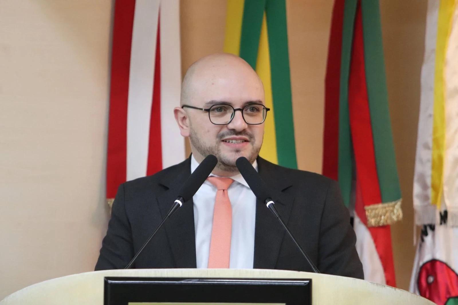 Vereador pede adiamento de tributos para empresários da avenida Luiz Lazzarin