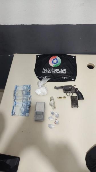 Suspeito conhecido por realizar tráfico é preso no centro de Siderópolis