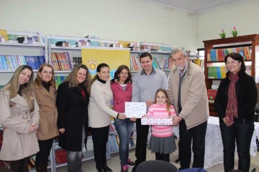 Com melhor desempenho escolar, aluna da rede municipal de Cocal do Sul é premiada
