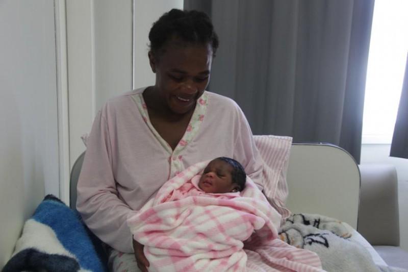 Bebê de família haitiana nasce em Lauro Müller