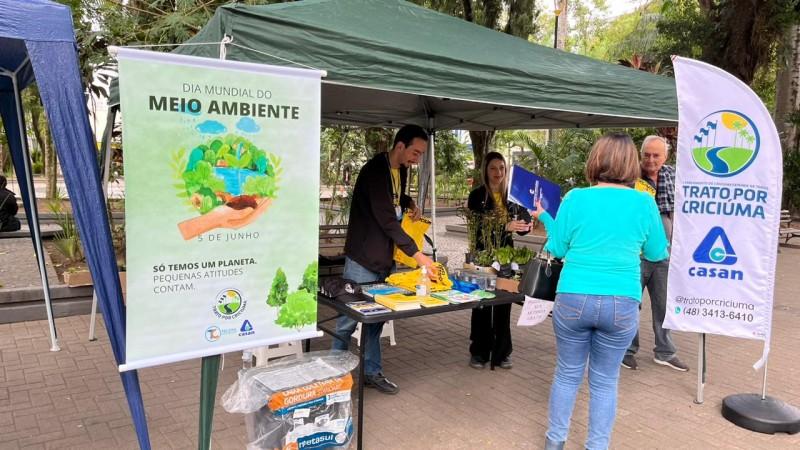 Trato por Criciúma realiza Tira Dúvidas na Praça Nereu Ramos