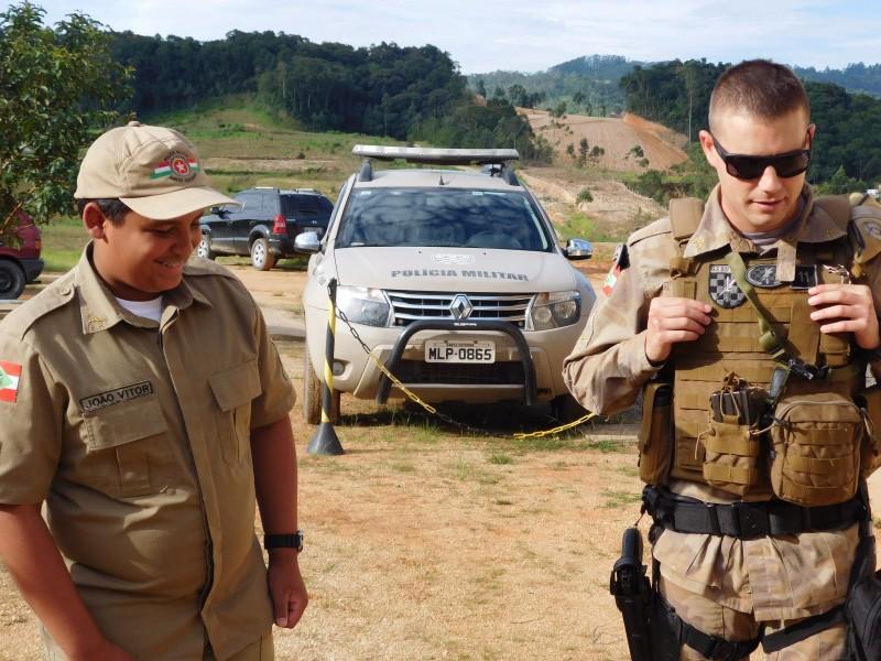 No Dia do Policial Militar, PM realiza sonho de adolescente