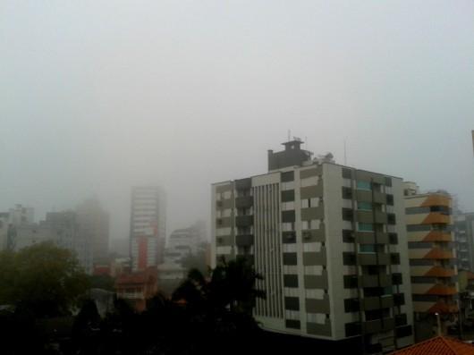 Neblina é densa na região Sul de Santa Catarina na manhã desta terça-feira