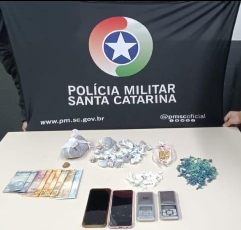 Dois homens são presos após serem abordados com drogas em Forquilhinha