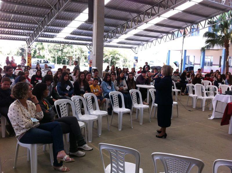 VÍDEO: Adolescentes discutem vocação religiosa no Pio 12