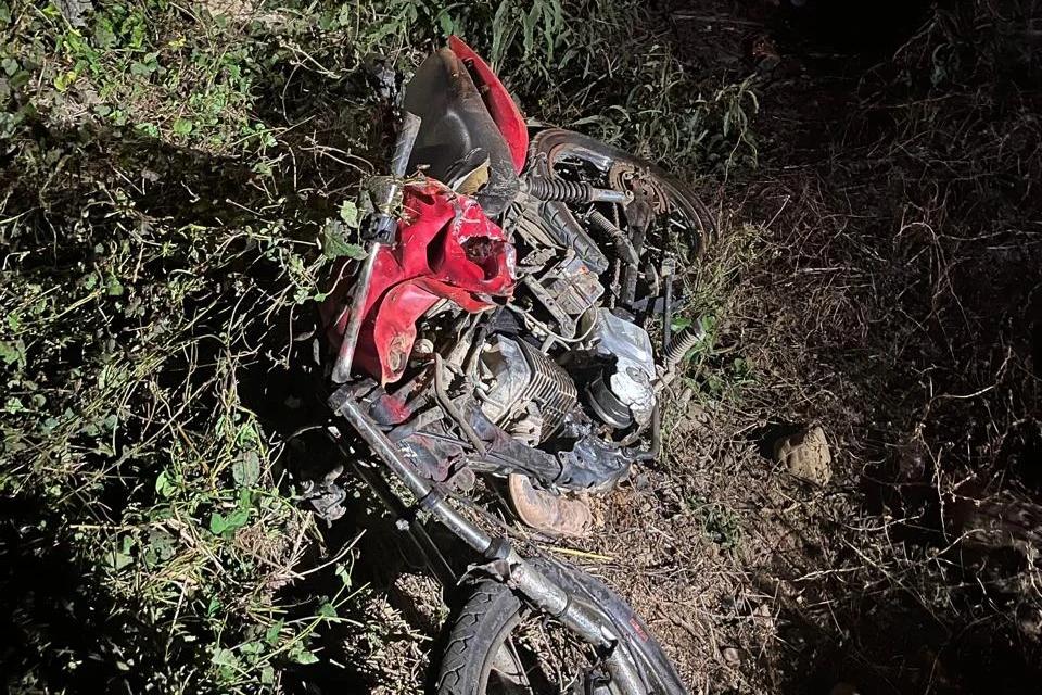 Homem morre em acidente envolvendo carro e motocicletas
