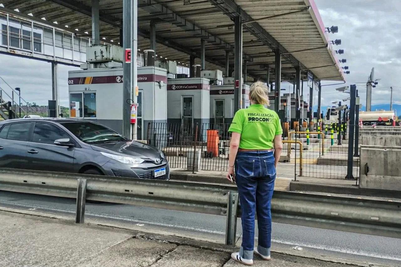Procon multa concessionárias responsáveis por excessos de filas em pedágios de Santa Catarina