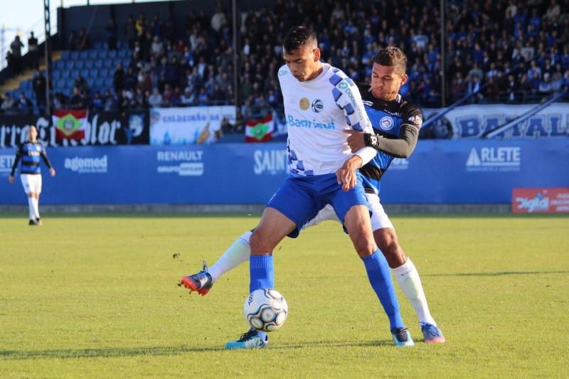 Tubarão empata e decisão fica para Porto Alegre