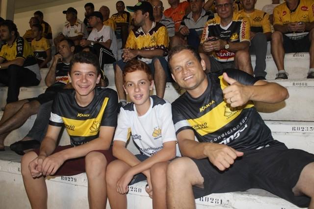 Torcida tricolor faz festa com goleada do Criciúma
